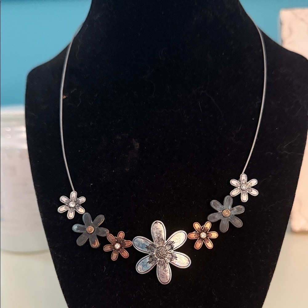 Elegant Floral Necklace in Silver and Gold and Earrings set